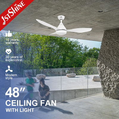 kaufen 3 Farb-LED-Lichtquelle Deckenventilator mit energiesparendem Gleichstrommotor und weißen Klingen Online-Herstellung
