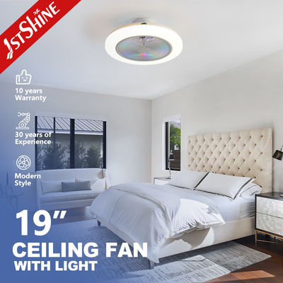 19 Zoll/OEM LED Deckenventilator mit weißer Oberfläche und RGB Atmosphäre Licht versteckte Klingen