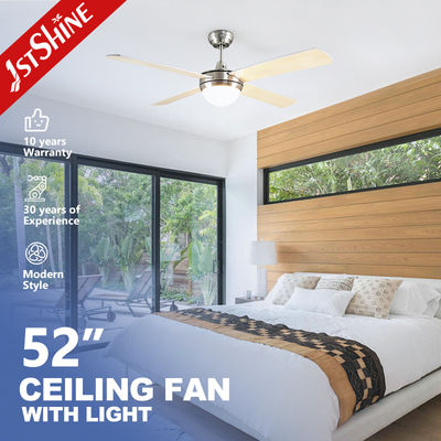 Mit einem modernen Deckenventilator und einem Lichtsatz verleihen Sie Ihrem Zuhause einen Hauch von Raffinesse