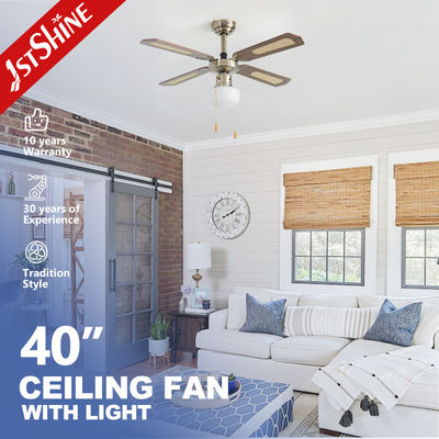 Komfortabler Deckenventilator mit 110 V Eingangsspannung und traditionellem Stil