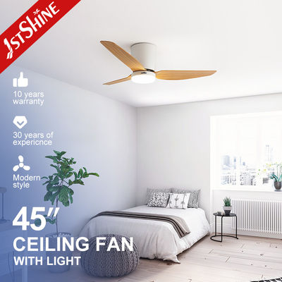 45 Zoll Plastik-Blade-Ventilator Flush Mount 3 Klingen Dimmbarer LED-Licht