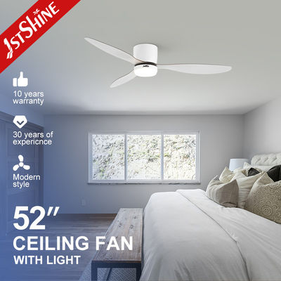 52 Zoll natürlicher Wind-LED-Deckenventilator mit Fernbedienung Platzersparnis Weiße ABS-Klingen
