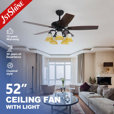 Dekorativ traditioneller Deckenventilator mit Lampe Gleichstrommotor 6-Gang-Matte schwarze Oberfläche